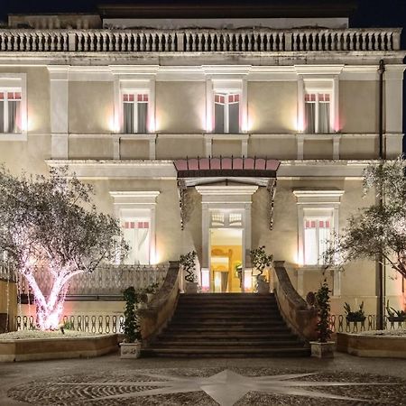 Una Hotels One CTA Exterior foto
